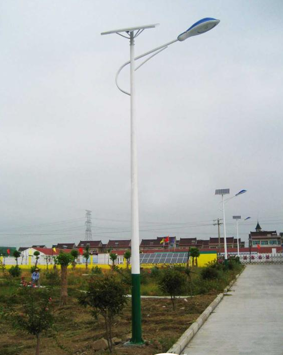 6米特價(jià)太陽(yáng)能路燈05